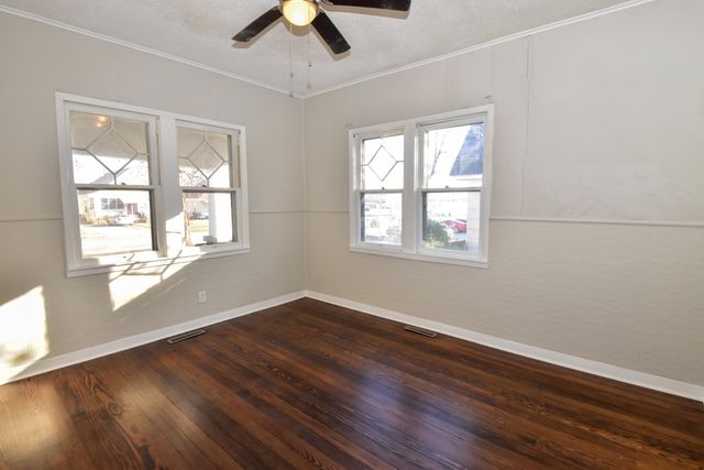 1863 N Grant Avenue, Springfield, MO 65803