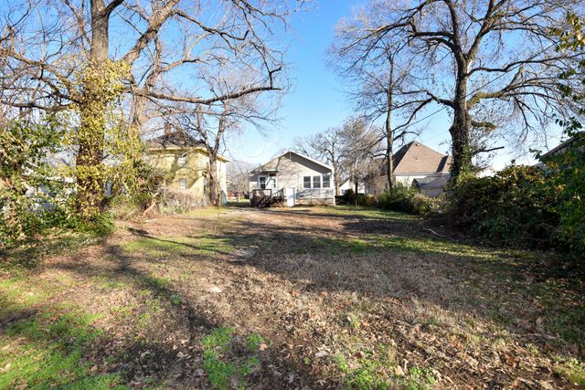 1863 N Grant Avenue, Springfield, MO 65803