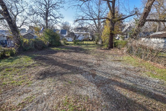 1863 N Grant Avenue, Springfield, MO 65803