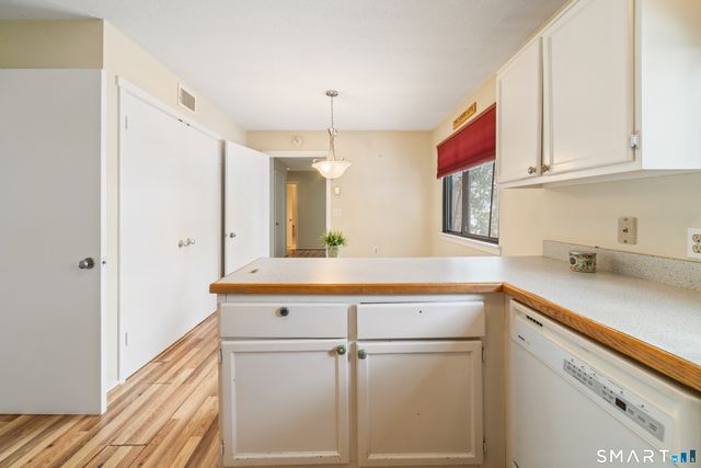 972 Heritage Village B, Southbury, CT 06488