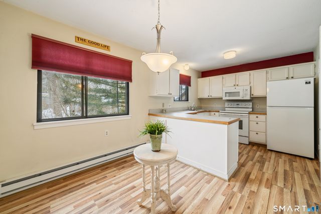 972 Heritage Village B, Southbury, CT 06488