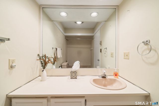 972 Heritage Village B, Southbury, CT 06488