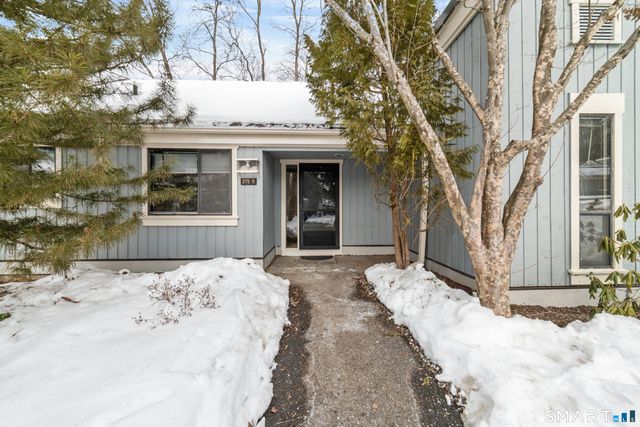 972 Heritage Village B, Southbury, CT 06488