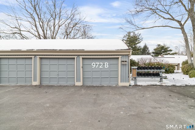 972 Heritage Village B, Southbury, CT 06488