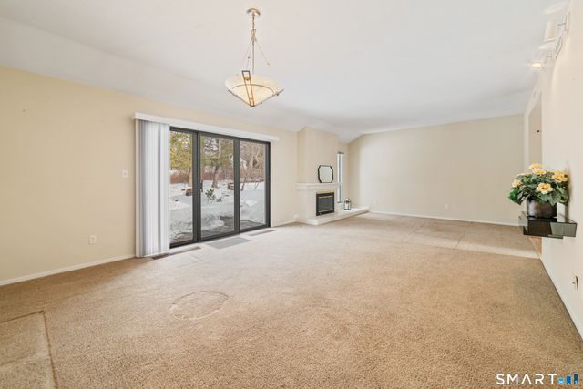 972 Heritage Village B, Southbury, CT 06488