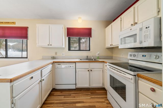 972 Heritage Village B, Southbury, CT 06488