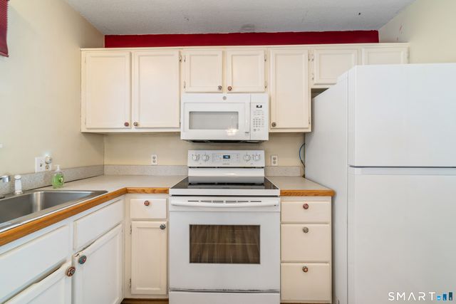 972 Heritage Village B, Southbury, CT 06488