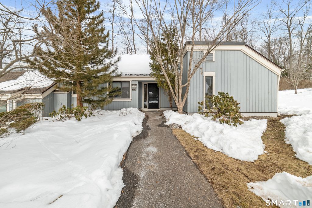 972 Heritage Village B, Southbury, CT 06488