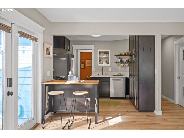 3541 N HALLECK St, Portland, OR 97217