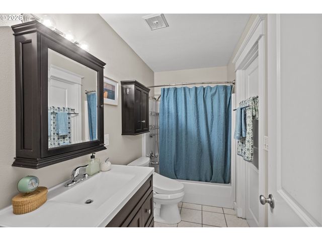 3541 N HALLECK St, Portland, OR 97217