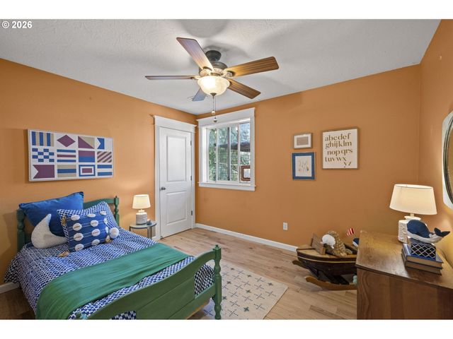 3541 N HALLECK St, Portland, OR 97217