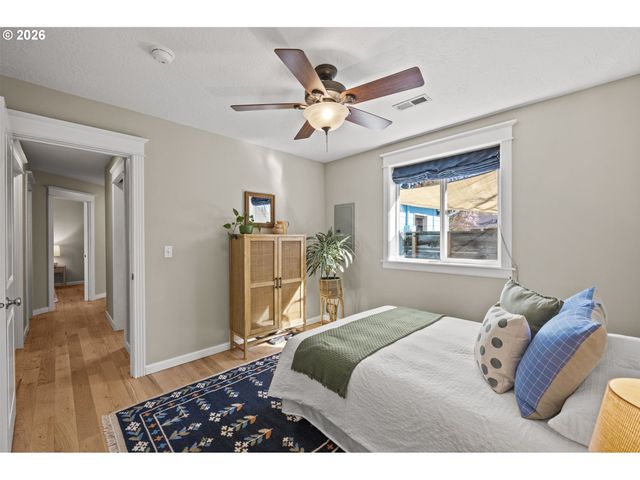 3541 N HALLECK St, Portland, OR 97217