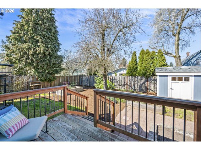 3541 N HALLECK St, Portland, OR 97217