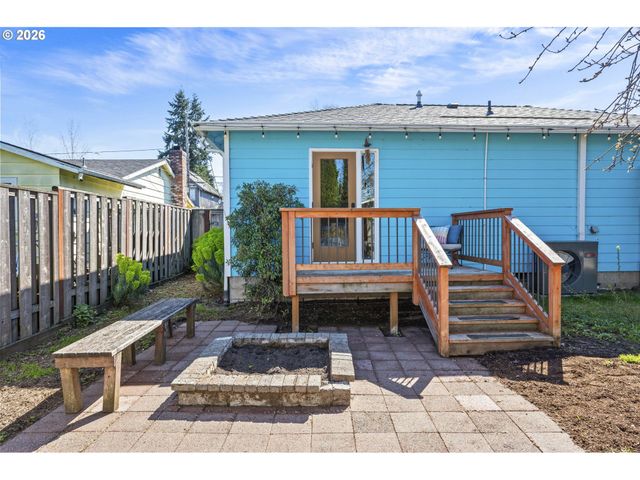 3541 N HALLECK St, Portland, OR 97217