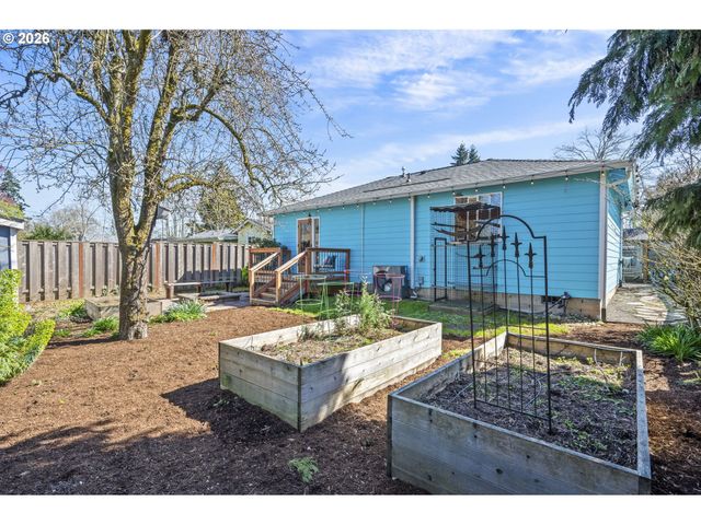 3541 N HALLECK St, Portland, OR 97217