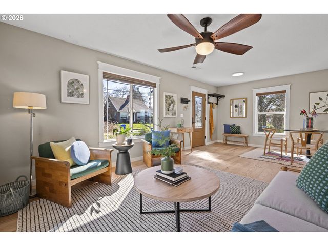 3541 N HALLECK St, Portland, OR 97217