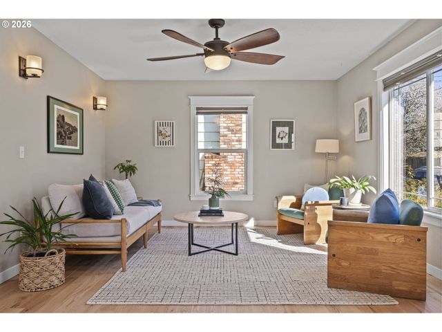 3541 N HALLECK St, Portland, OR 97217