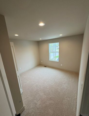 27305 Groveland Street, Madison Heights, MI 48071