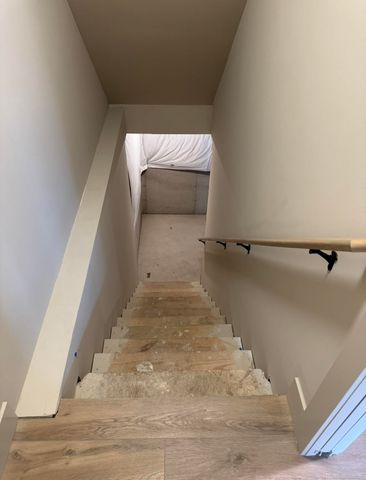27305 Groveland Street, Madison Heights, MI 48071