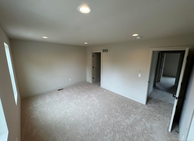 27305 Groveland Street, Madison Heights, MI 48071