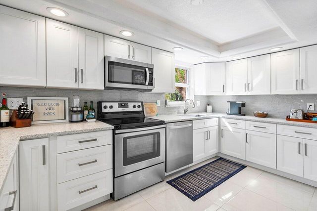 1040 Banyan Road 2010, Boca Raton, FL 33432