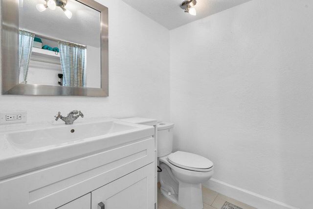 1040 Banyan Road 2010, Boca Raton, FL 33432