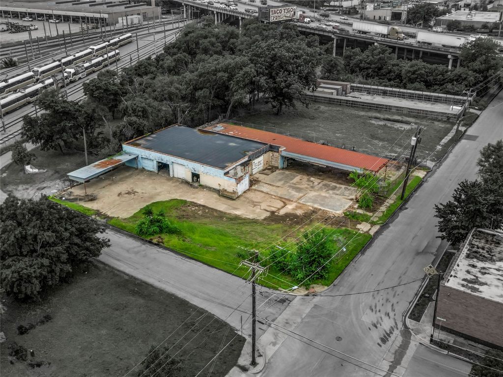 2630 Ferris Street, Dallas, TX 75226