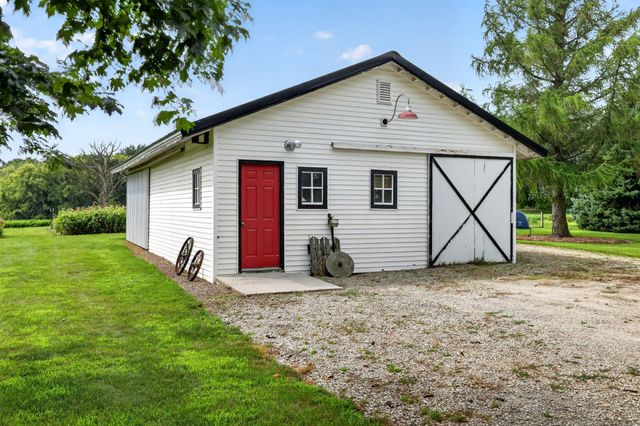 59493 272nd Avenue, Mantorville, MN 55955