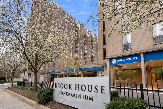 77 Pond Ave 805, Brookline, MA 02445