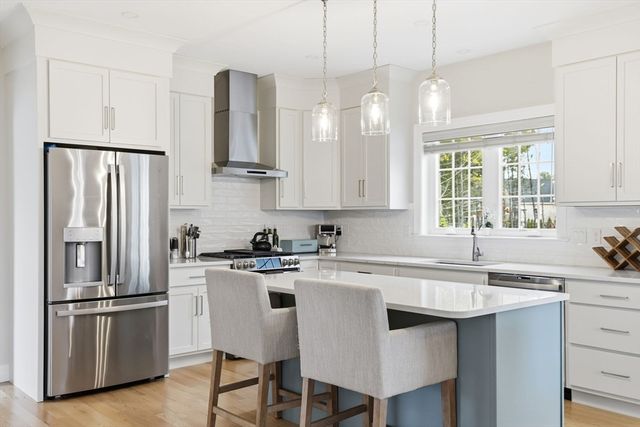 25 Cranberry Farm Rd, Plymouth, MA 02360