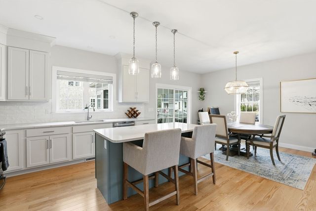 25 Cranberry Farm Rd, Plymouth, MA 02360