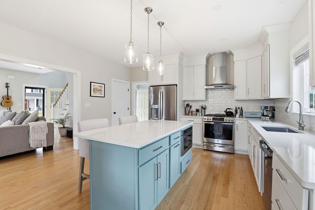 25 Cranberry Farm Rd, Plymouth, MA 02360