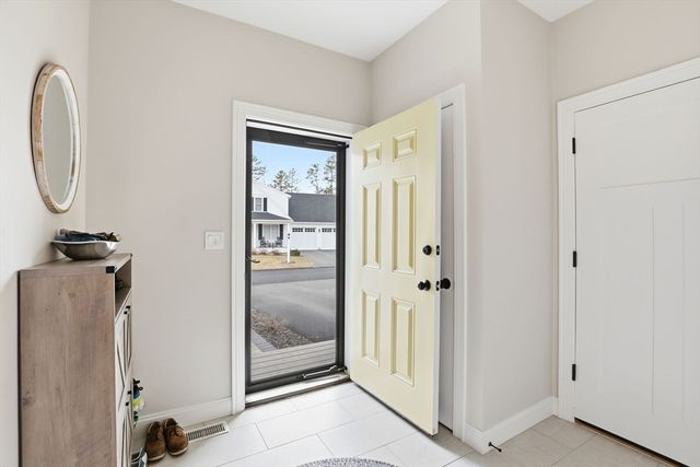 25 Cranberry Farm Rd, Plymouth, MA 02360