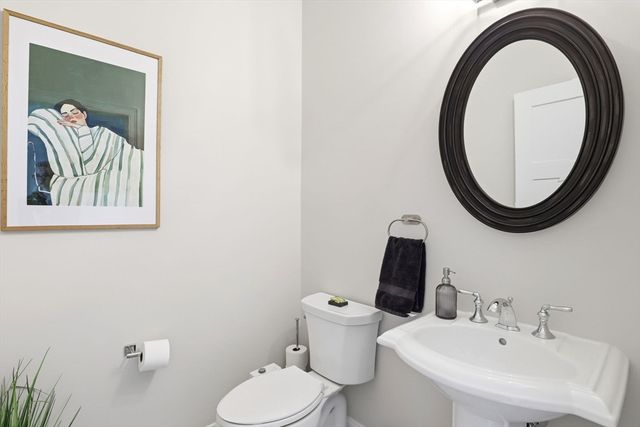 25 Cranberry Farm Rd, Plymouth, MA 02360