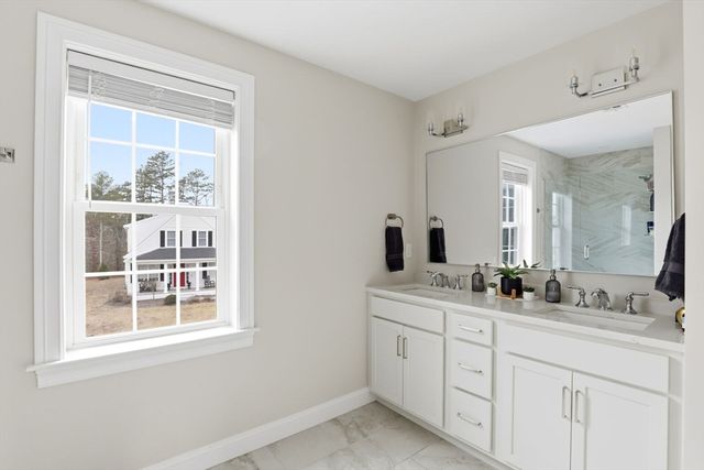 25 Cranberry Farm Rd, Plymouth, MA 02360