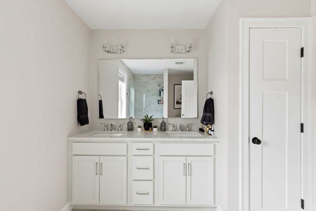 25 Cranberry Farm Rd, Plymouth, MA 02360