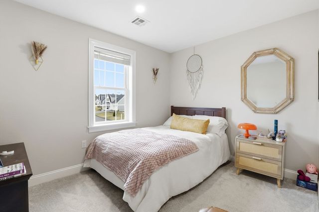 25 Cranberry Farm Rd, Plymouth, MA 02360