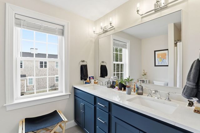 25 Cranberry Farm Rd, Plymouth, MA 02360