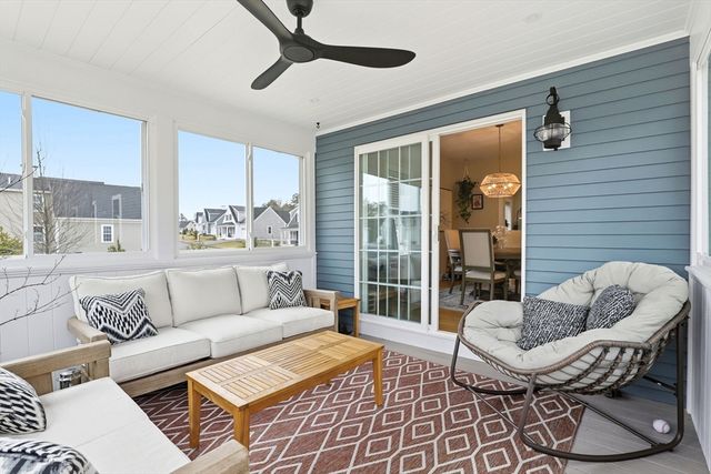 25 Cranberry Farm Rd, Plymouth, MA 02360