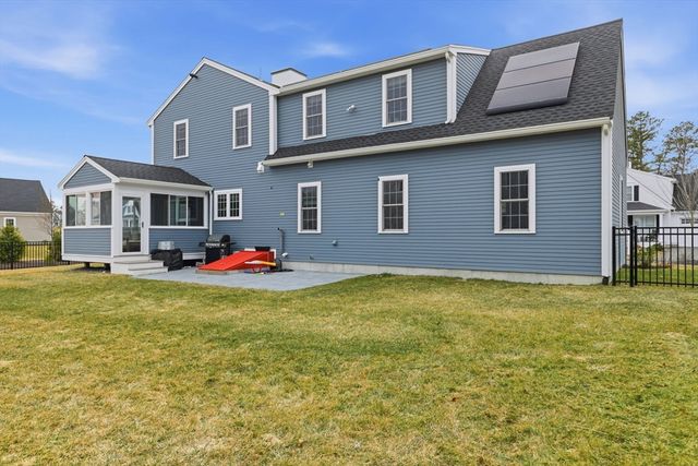 25 Cranberry Farm Rd, Plymouth, MA 02360