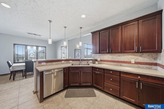 9212 S 29th Street, Lincoln, NE 68516