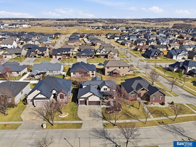 9212 S 29th Street, Lincoln, NE 68516