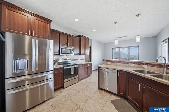 9212 S 29th Street, Lincoln, NE 68516