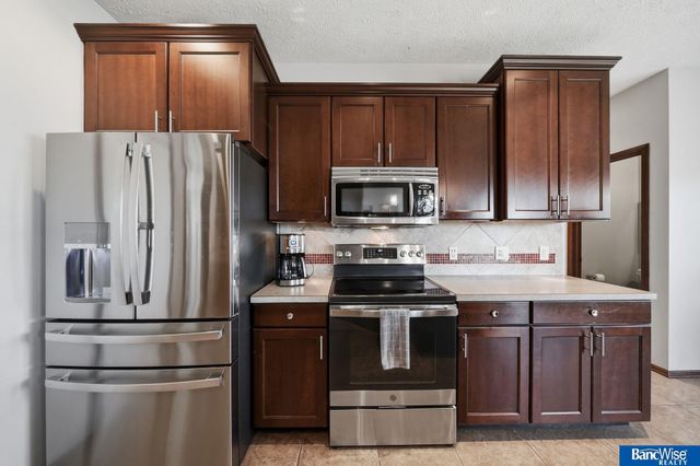 9212 S 29th Street, Lincoln, NE 68516