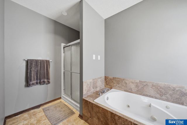 9212 S 29th Street, Lincoln, NE 68516