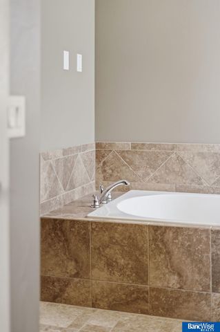 9212 S 29th Street, Lincoln, NE 68516