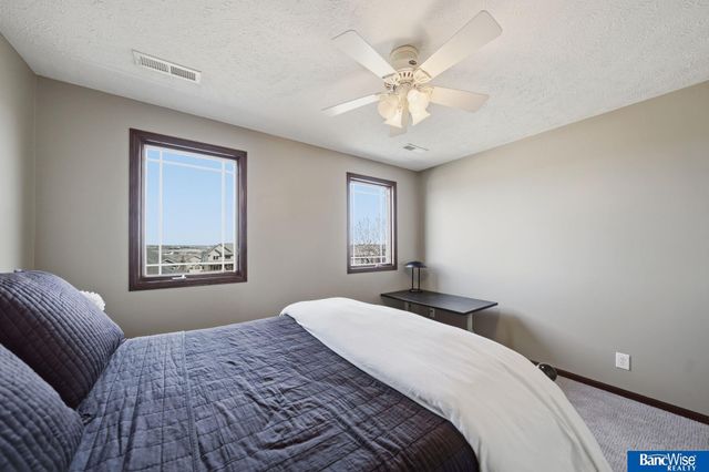 9212 S 29th Street, Lincoln, NE 68516