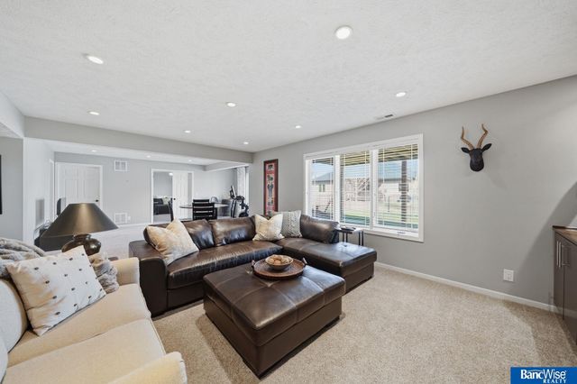 9212 S 29th Street, Lincoln, NE 68516