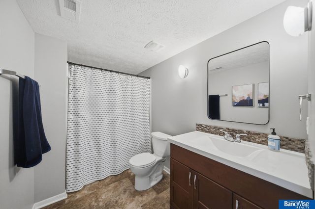 9212 S 29th Street, Lincoln, NE 68516