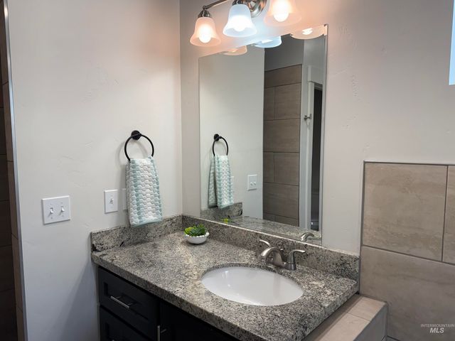 1011 Thunder Mountain St, Kimberly, ID 83341